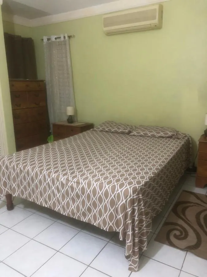 Finest Accommodation Renfrew Place 1 Bedroom Apt # 42 New Kgn 4--12 Renfrew Rd Kingston