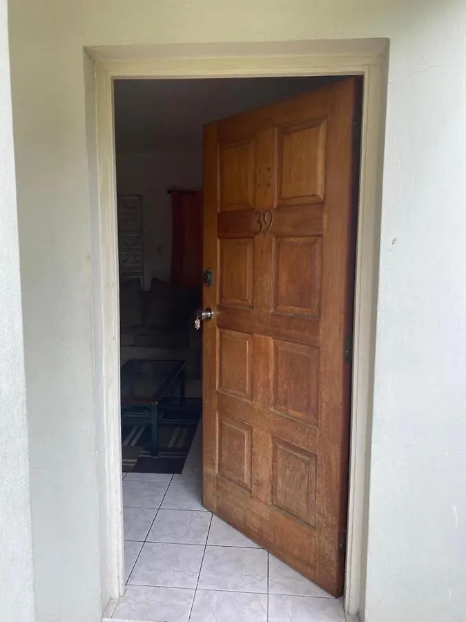 Finest Accommodation Renfrew Place 1 Bedroom Apt # 42 New Kgn 4--12 Renfrew Rd Kingston Apartment