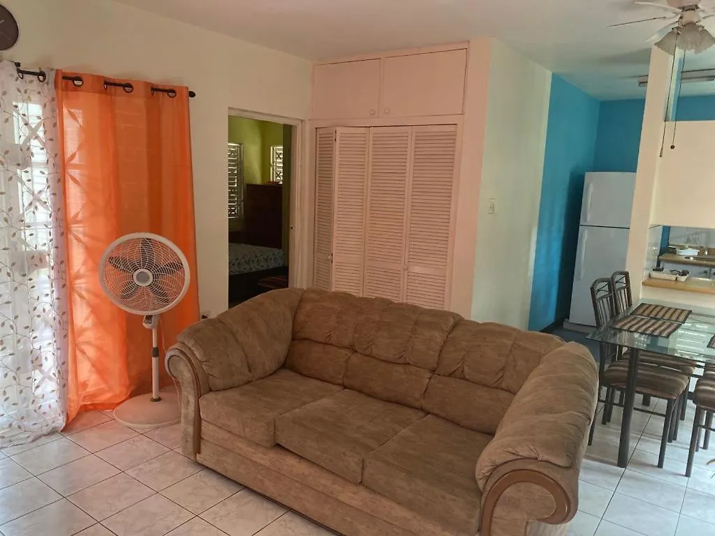 Finest Accommodation Renfrew Place 1 Bedroom Apt # 42 New Kgn 4--12 Renfrew Rd Kingston 0*,