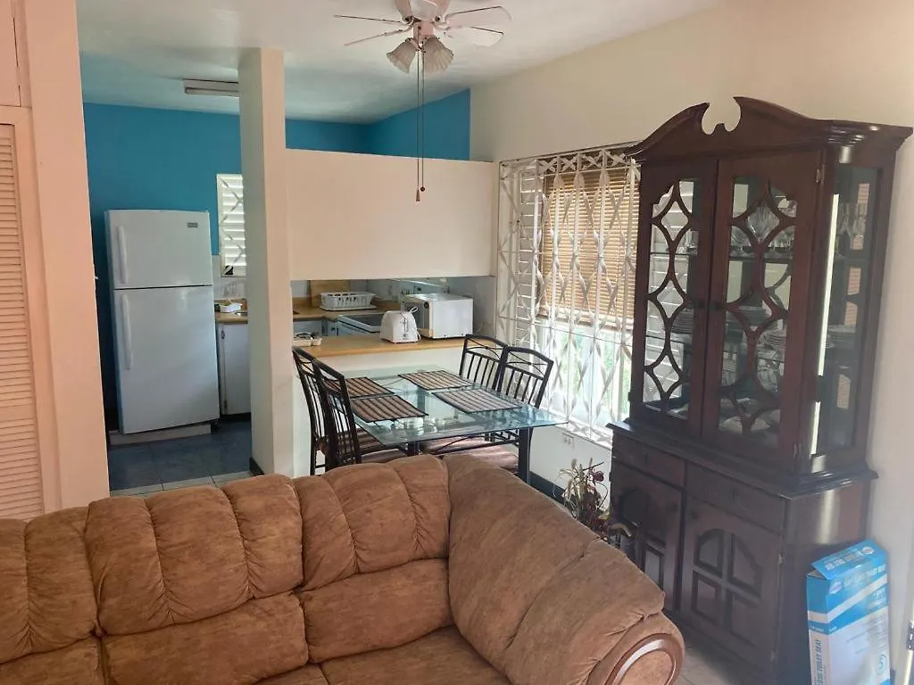 Finest Accommodation Renfrew Place 1 Bedroom Apt # 42 New Kgn 4--12 Renfrew Rd Kingston