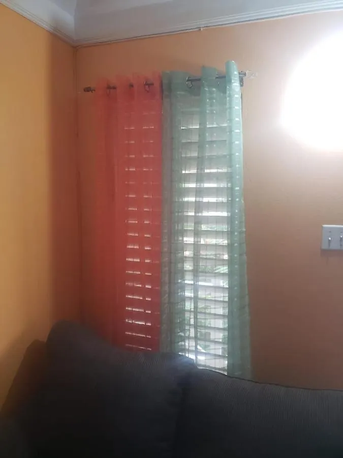 Finest Accommodation Renfrew Place 1 Bedroom Apt # 42 New Kgn 4--12 Renfrew Rd Kingston 0*,