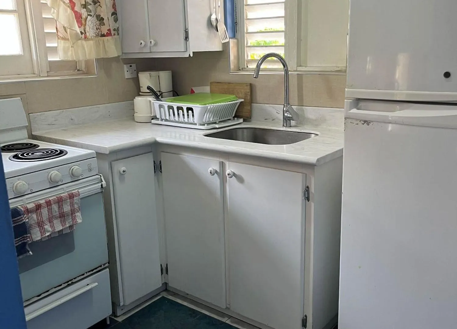 Apartment Finest Accommodation Renfrew Place 1 Bedroom Apt # 42 New Kgn 4--12 Renfrew Rd Kingston