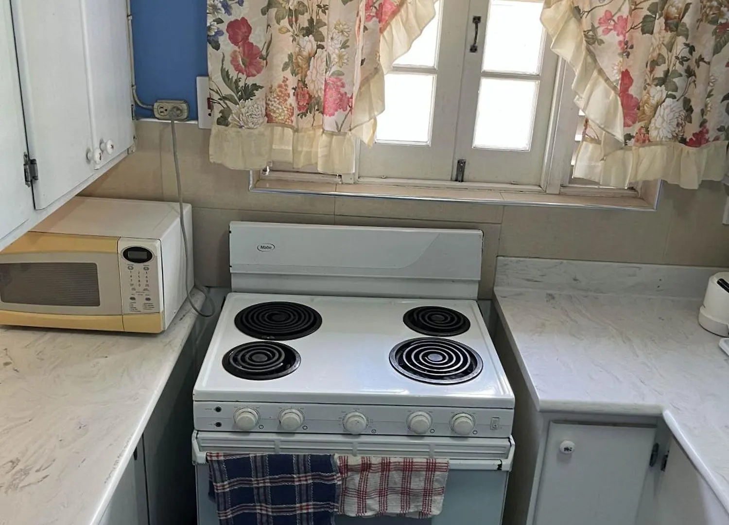 Finest Accommodation Renfrew Place 1 Bedroom Apt # 42 New Kgn 4--12 Renfrew Rd Kingston 0*,  Jamaica