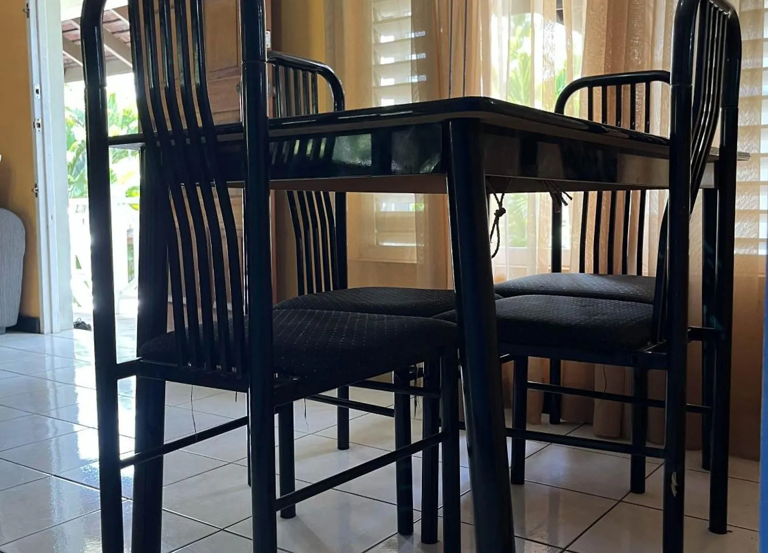 Finest Accommodation Renfrew Place 1 Bedroom Apt # 42 New Kgn 4--12 Renfrew Rd Kingston Apartment