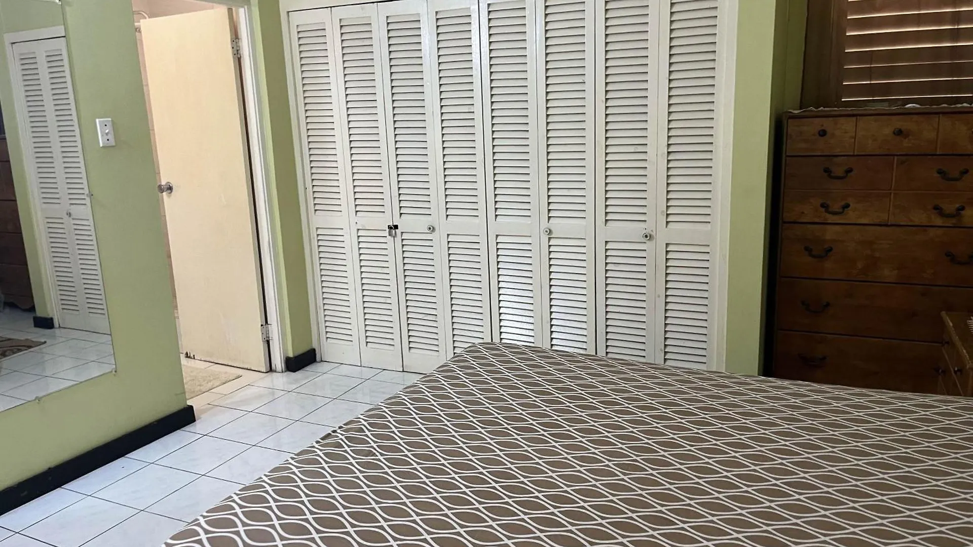 Finest Accommodation Renfrew Place 1 Bedroom Apt # 42 New Kgn 4--12 Renfrew Rd Kingston 0*,  Jamaica
